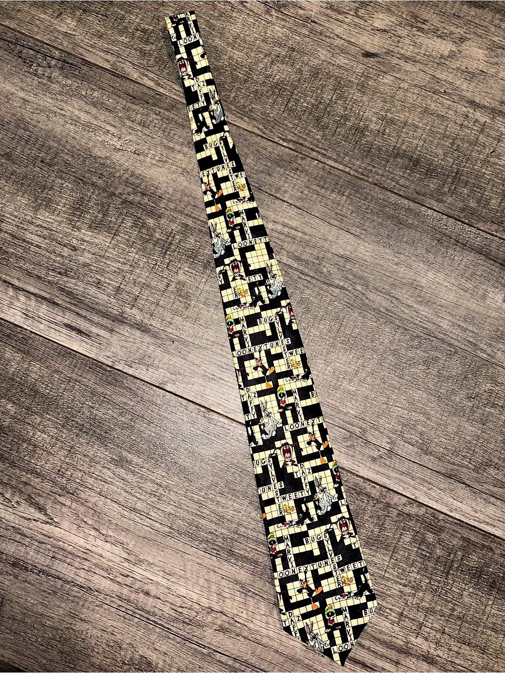 Warner Bros. Looney Tunes. Novelty Tie in Black & Cream